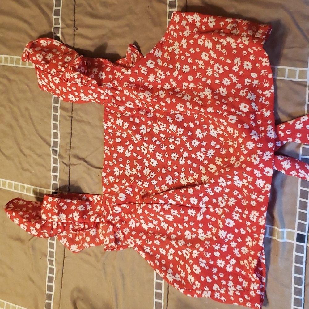 Open, tie back, cute summer top